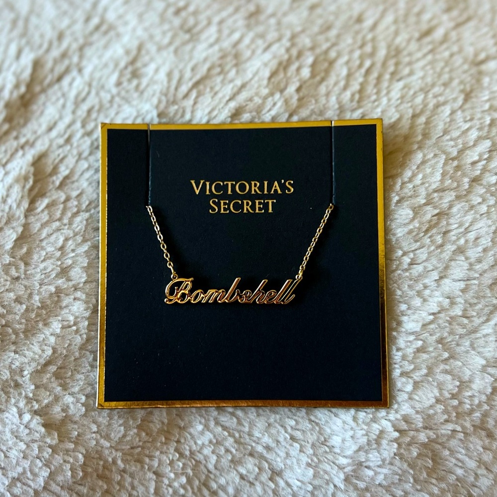 Original Packaging Victoria Secrets “Bombshell” Gold Necklace!